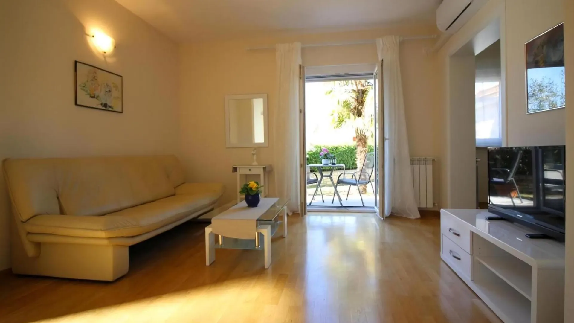 Ferienwohnung Paradiso 1 Mit Pool Porec Apartment