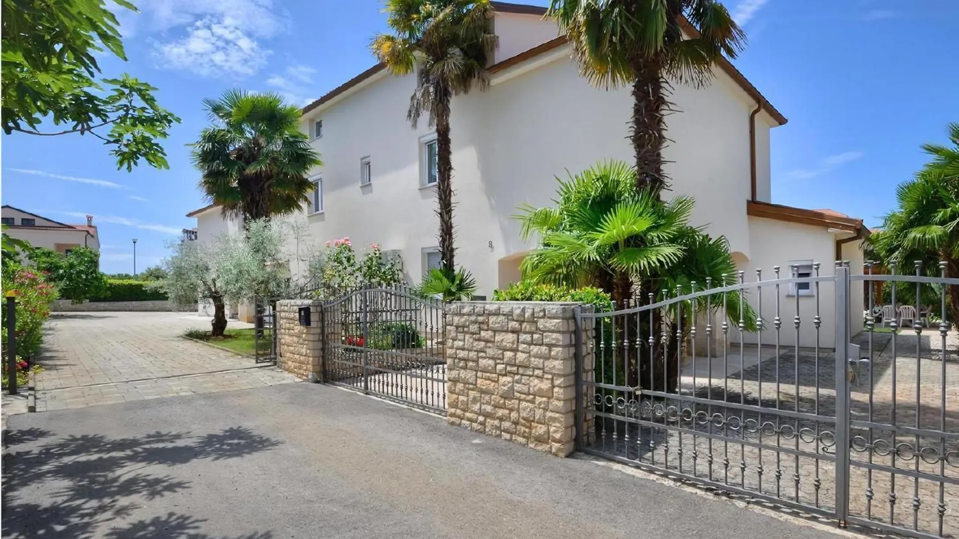 Ferienwohnung Paradiso 1 Mit Pool Porec Apartment